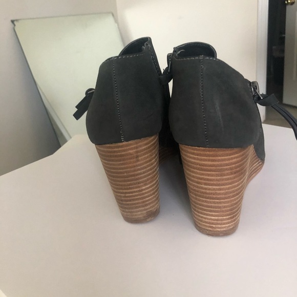 open toed booties - Picture 4 of 7